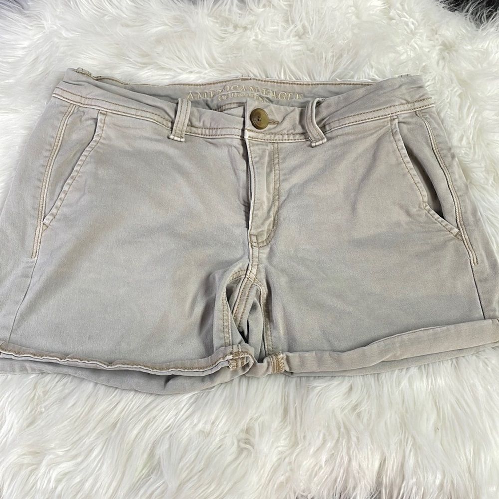 American Eagle Ladies Tan Shorts, Size 4, Tan